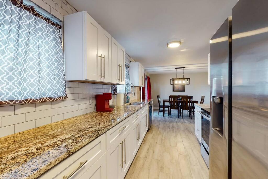 Large Remodeled Home With 5 Bedrooms 4 King Bed Centennial Exterior foto