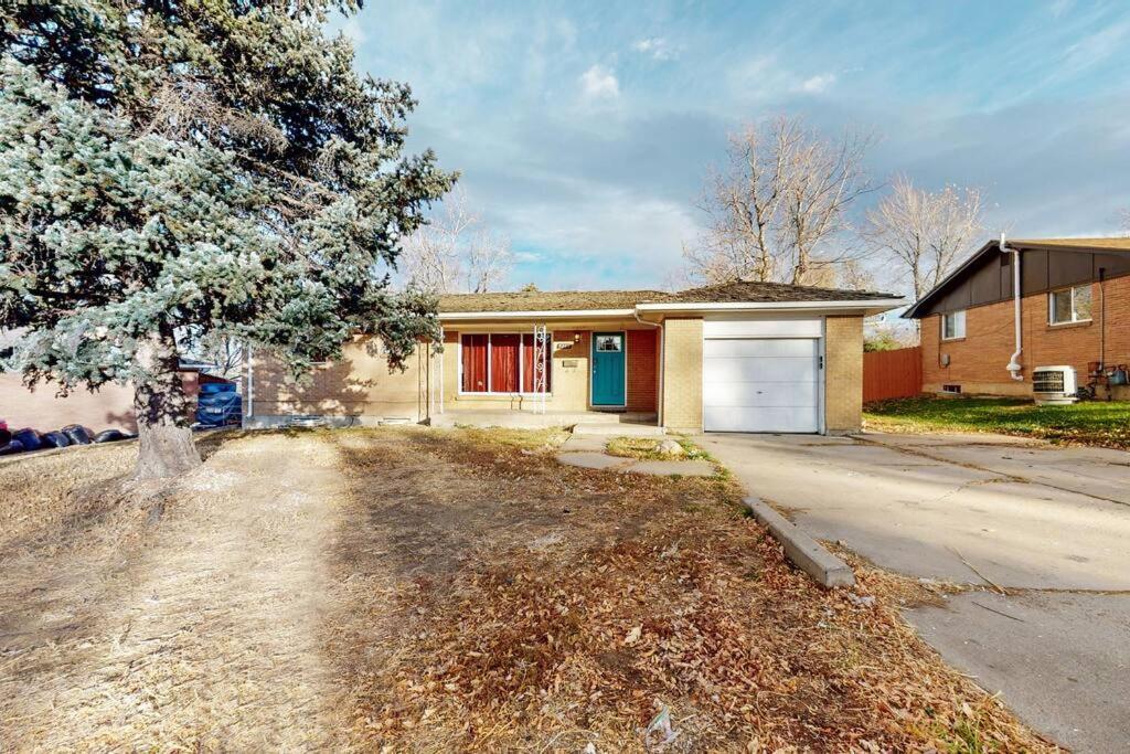 Large Remodeled Home With 5 Bedrooms 4 King Bed Centennial Exterior foto