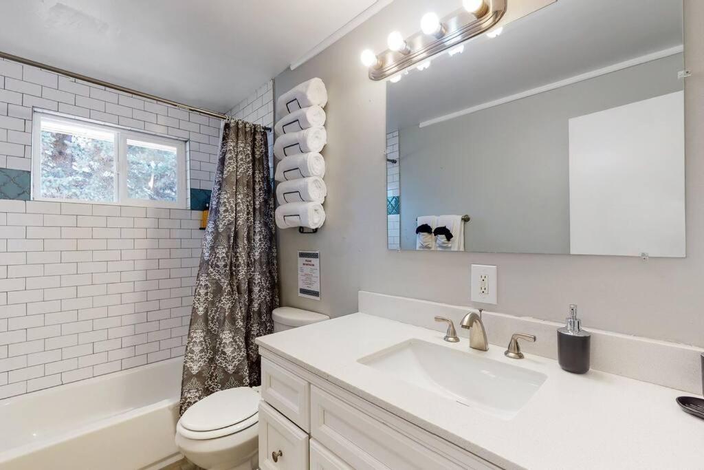Large Remodeled Home With 5 Bedrooms 4 King Bed Centennial Exterior foto
