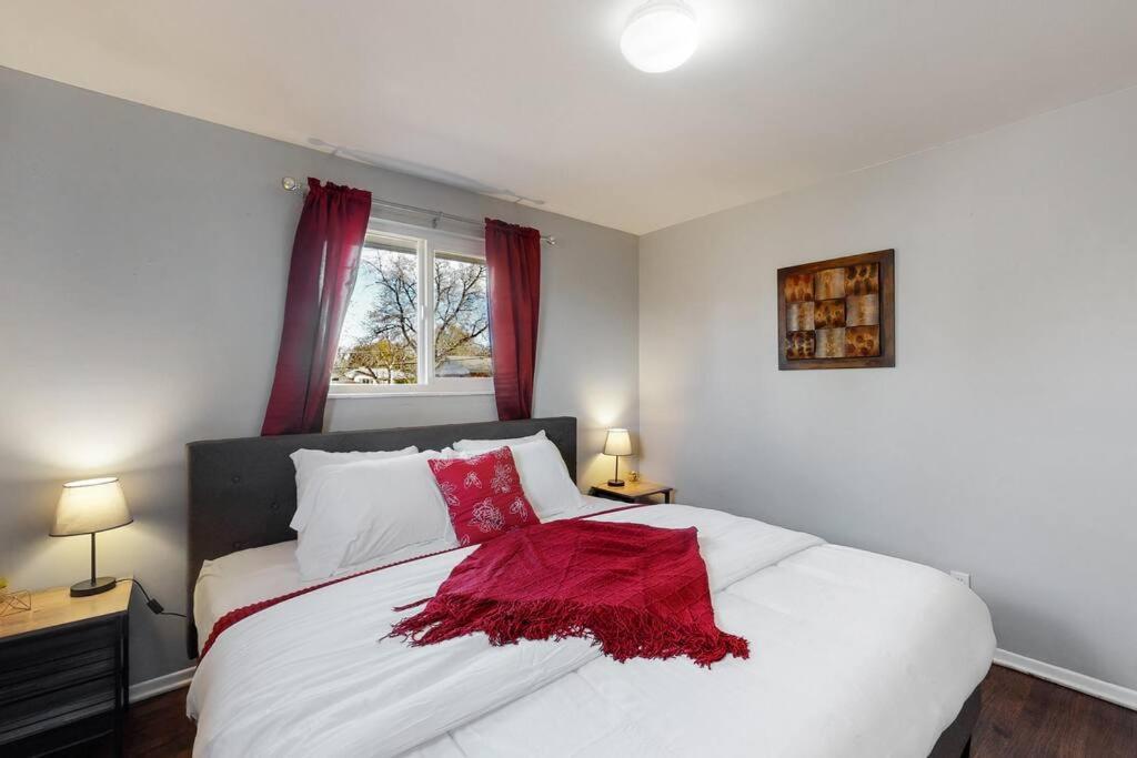 Large Remodeled Home With 5 Bedrooms 4 King Bed Centennial Exterior foto