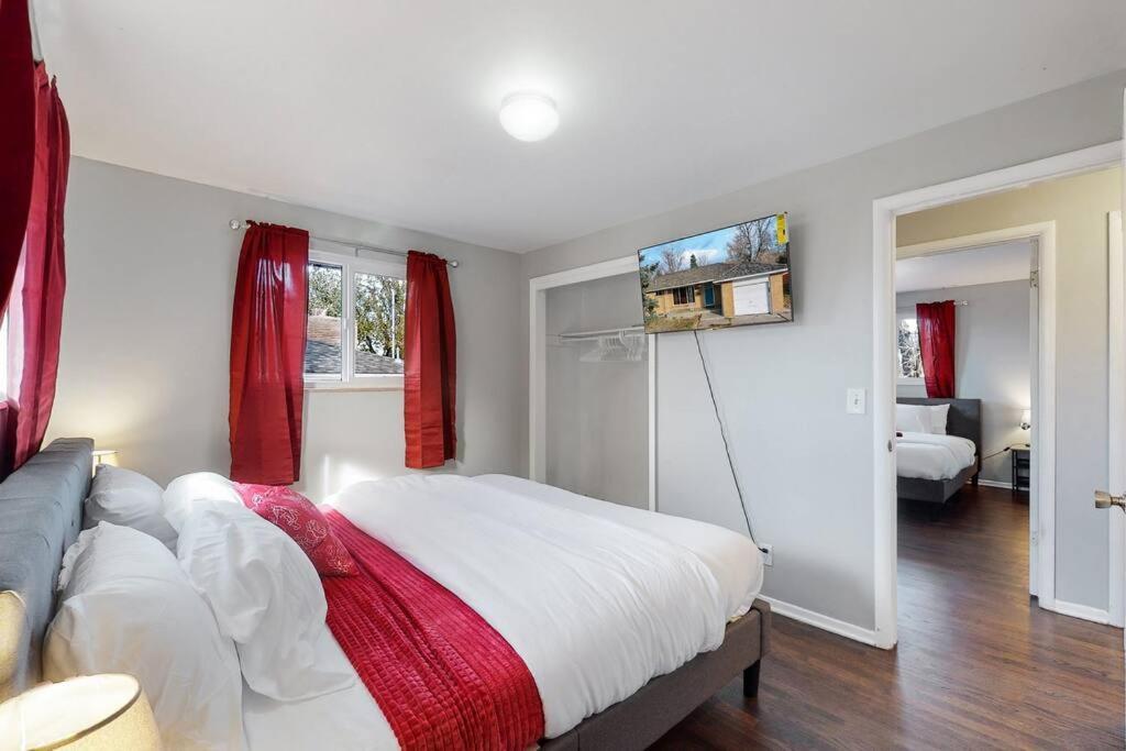 Large Remodeled Home With 5 Bedrooms 4 King Bed Centennial Exterior foto
